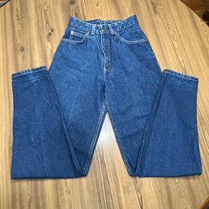 Vintage High Waisted Levi’s Jeans Denim Sz 7 Mom Jeans Medium Wash